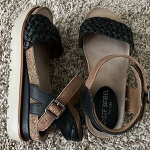 Josef Seibel Cleo Sandal great condition 39 sz 9 German